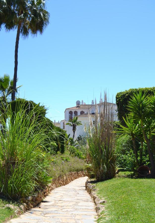 Luxury Garden Apartment - Walking Distance To The Sea Sitio de Calahonda Bagian luar foto
