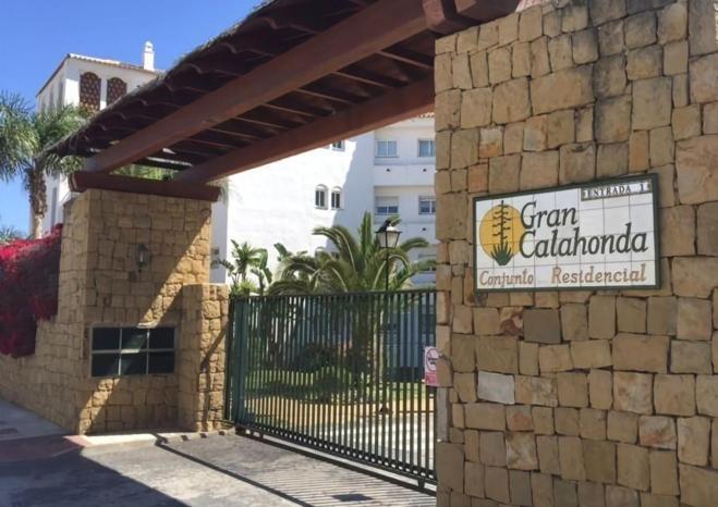 Luxury Garden Apartment - Walking Distance To The Sea Sitio de Calahonda Bagian luar foto