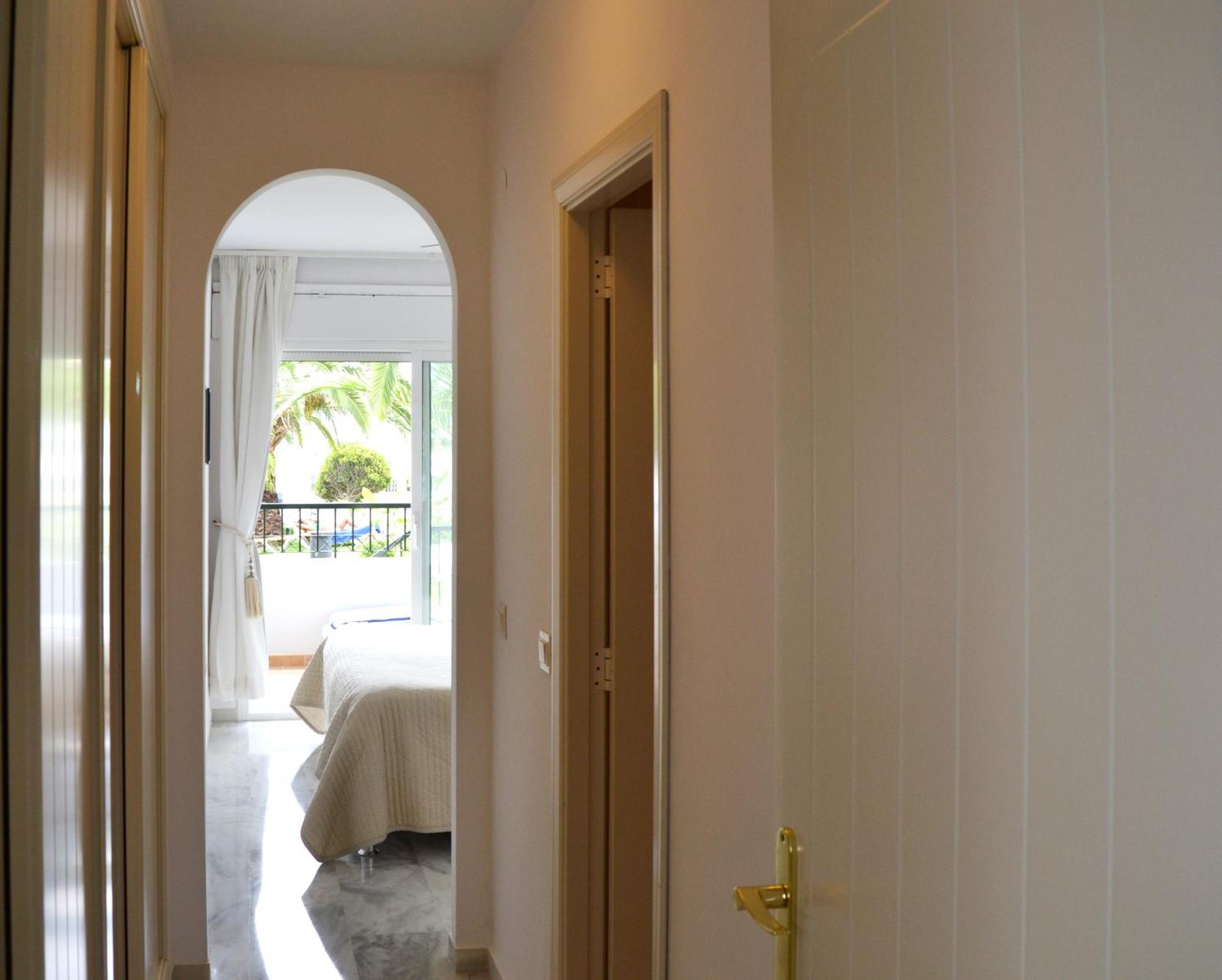 Luxury Garden Apartment - Walking Distance To The Sea Sitio de Calahonda Bagian luar foto