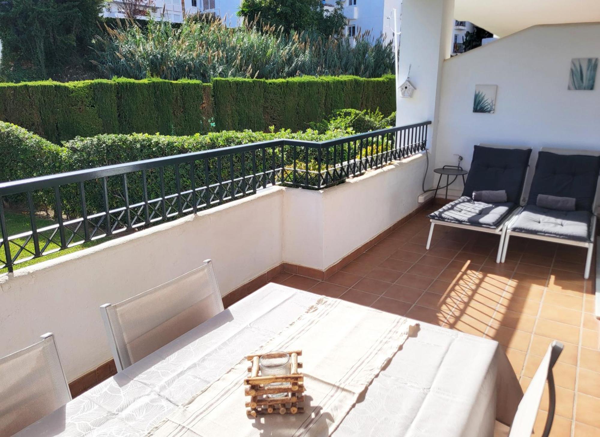 Luxury Garden Apartment - Walking Distance To The Sea Sitio de Calahonda Bagian luar foto
